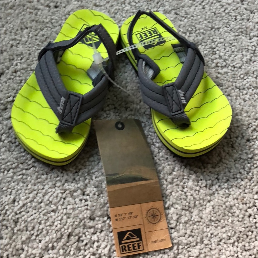 Reef Sandals Size 3/4
